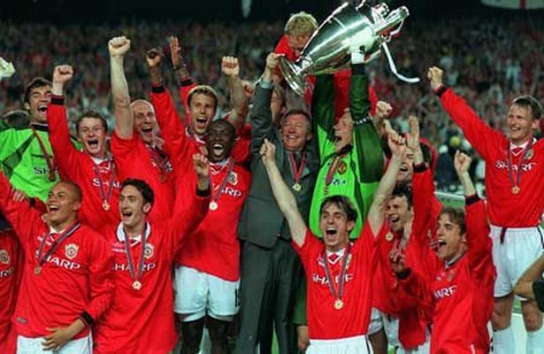 Momen dramatis Manchester United mengunci treble winner 1999 setelah mengandaskan perlawanan Bayern Munchen di final Liga Champions 1998/99. Copyright: © Mirror
